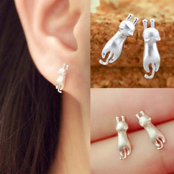 Jewelry - ❤️Silver plated kitty earrings brushed look😻